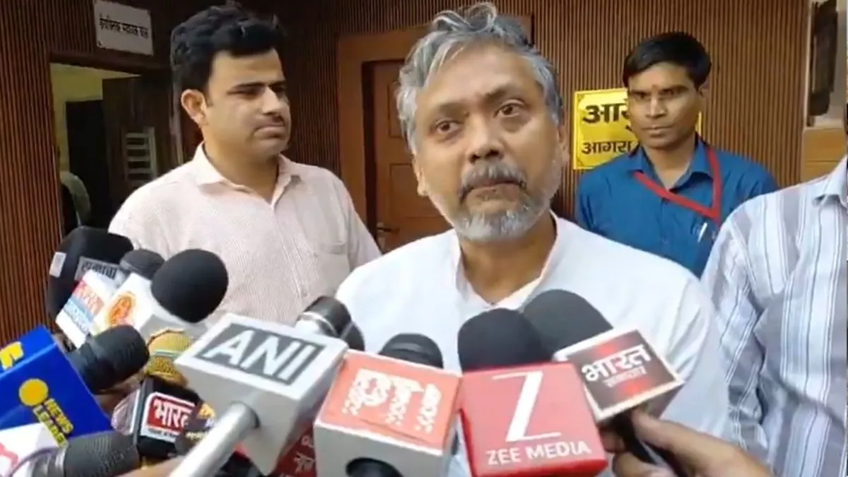 आगरा में तीन बूथों पर पुनर्मतदान, सपा उम्मीदवार आकाश अग्रवाल ने लगाए बूथ कैपचरिंग के आरोप