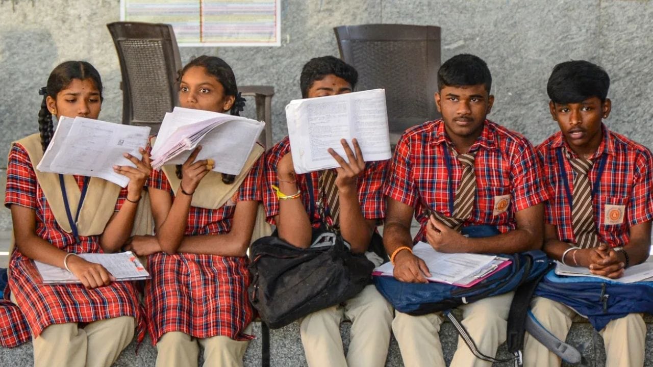 CISCE सर्वे: 12वीं के 59% छात्र स्कूल लाइफ से असंतुष्ट