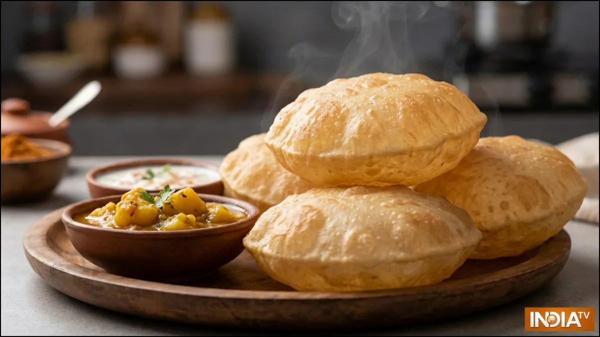 शकरकंद से बनाएं सबसे नरम और स्वादिष्ट पूरियां, जानें आसान रेसिपी