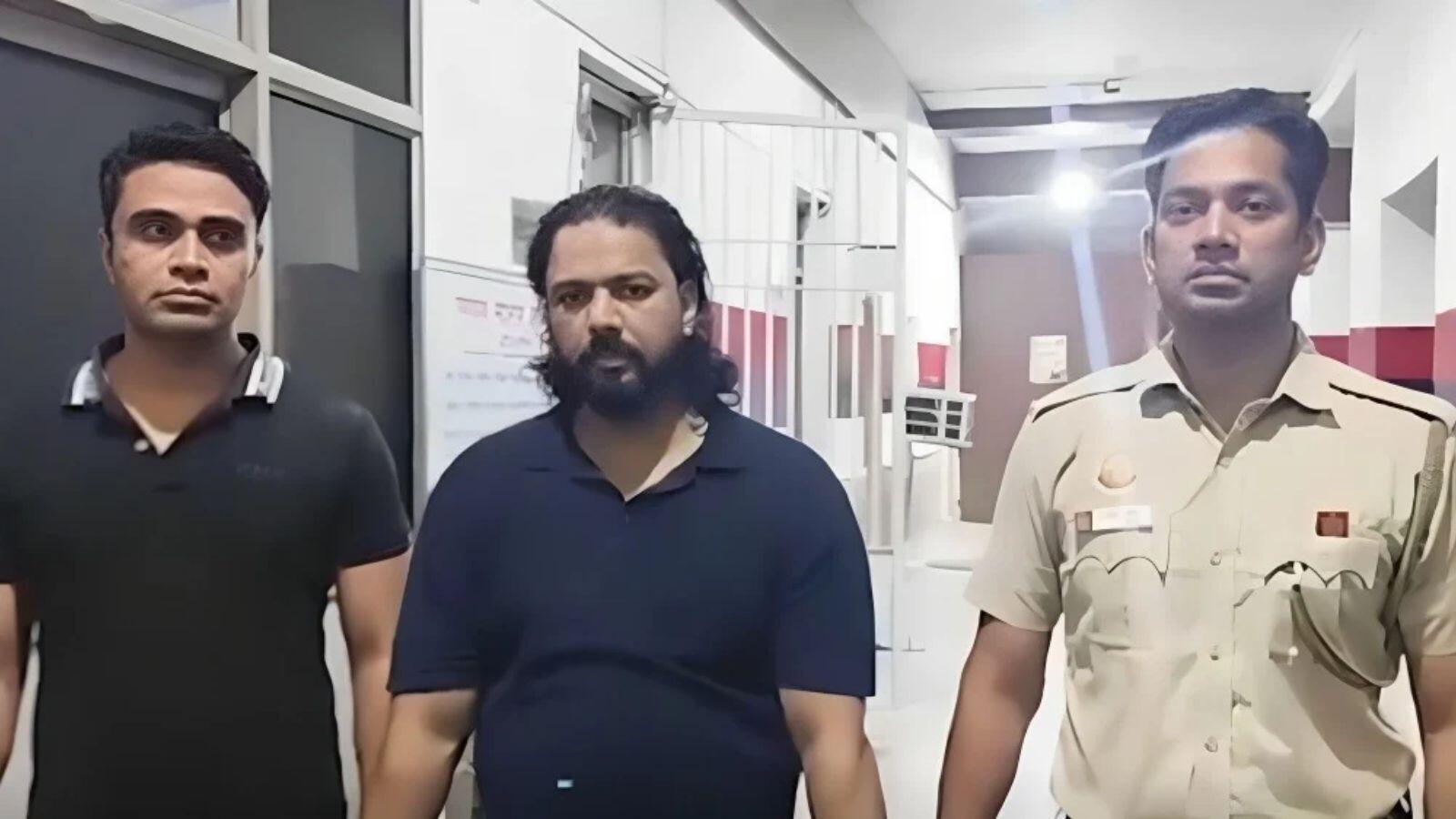 त्रिपुरा के लड़के पर अभद्र टिप्पणी और हिंदू महिला के वीडियो को लेकर आमिर शौकीन पर आरोप